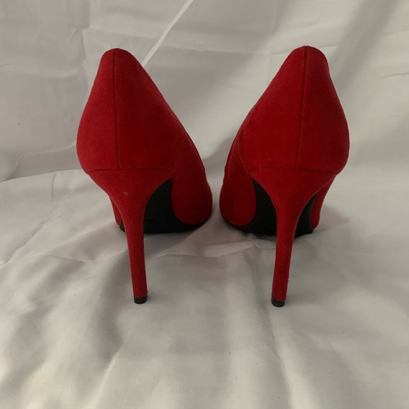 NWOT Nine West Classes Red Suede Pumps - Picture 8 of 8